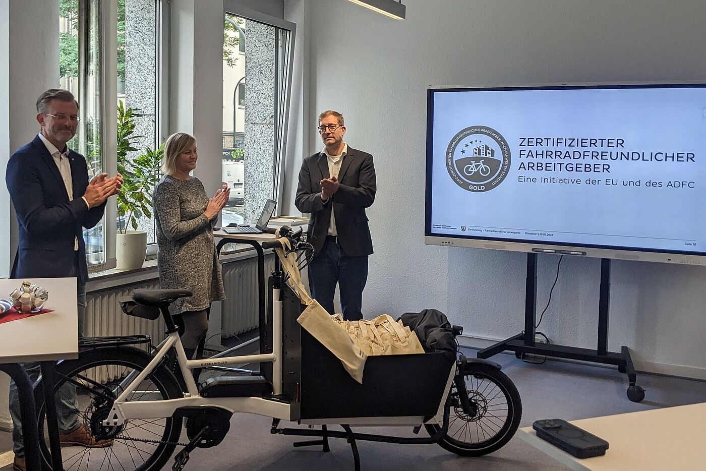 Auszeichnung des Finanzministeriums als "Fahrradfreundlicher Arbeitgeber" in Gold am 29. September 2023. 